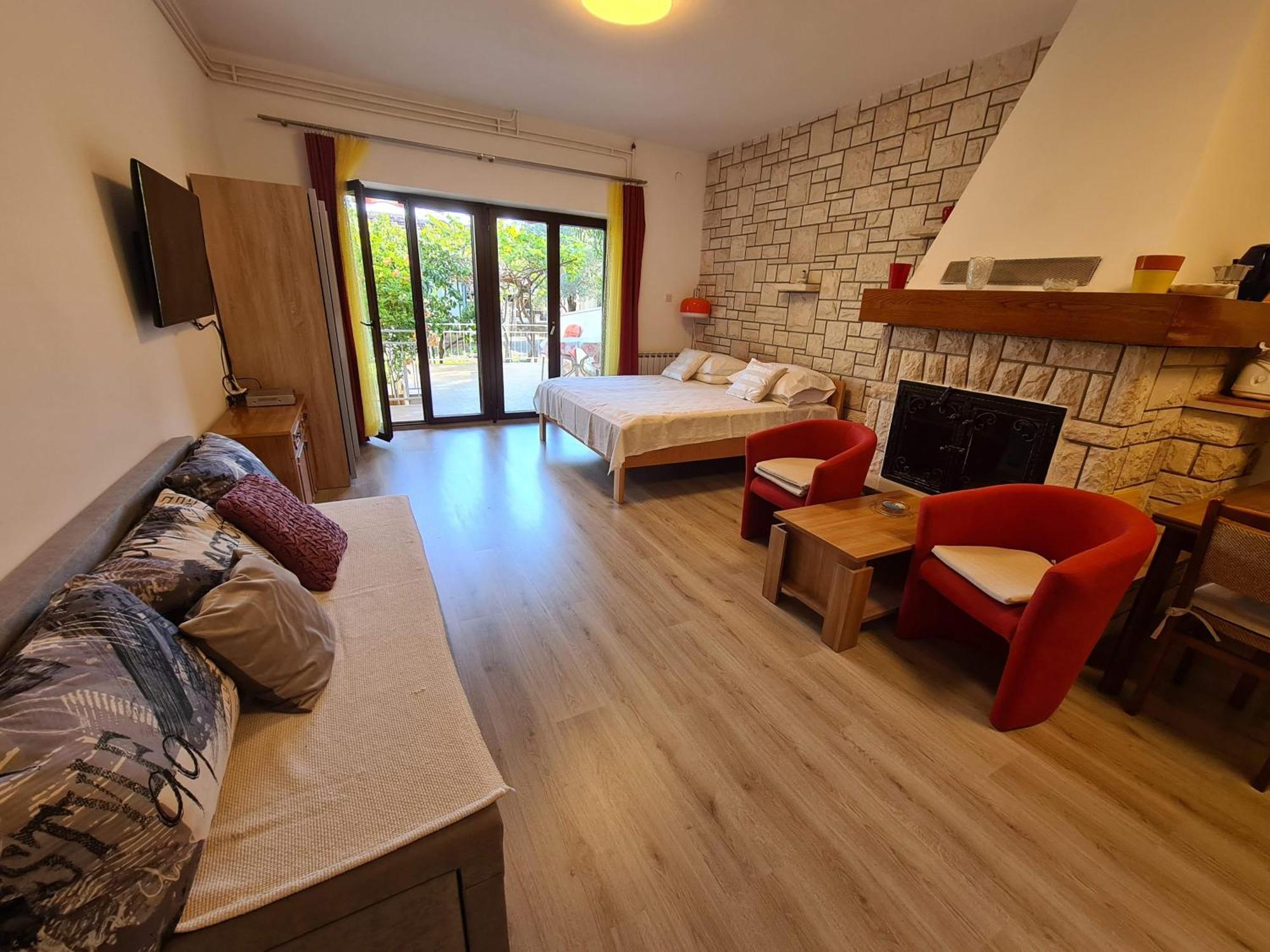 Apartment Ana *